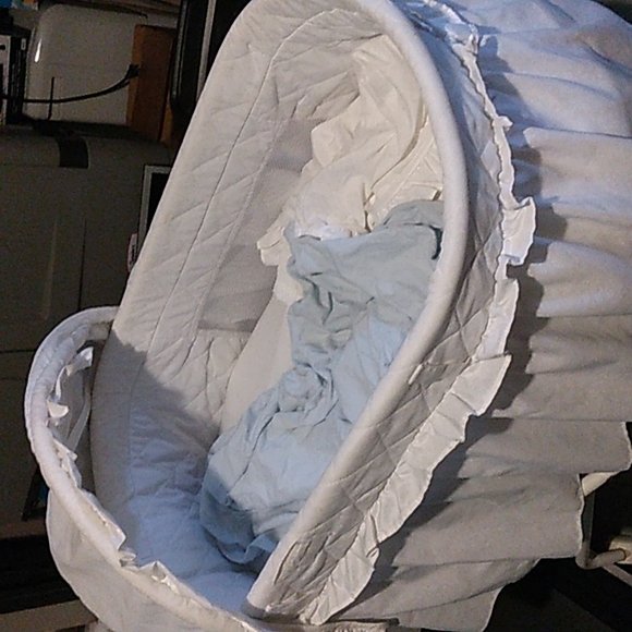 Basinet - Picture 5 of 6